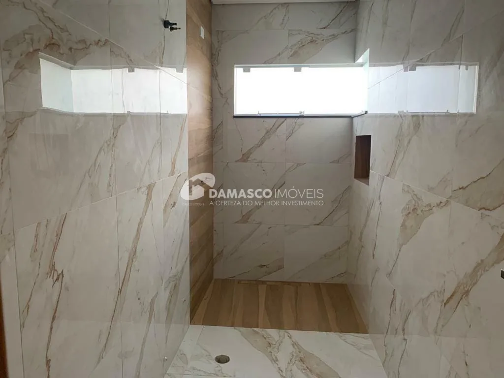Sobrado à venda 3 Quartos, 3 Suites, 4 Vagas, Campestre, Santo André - SP