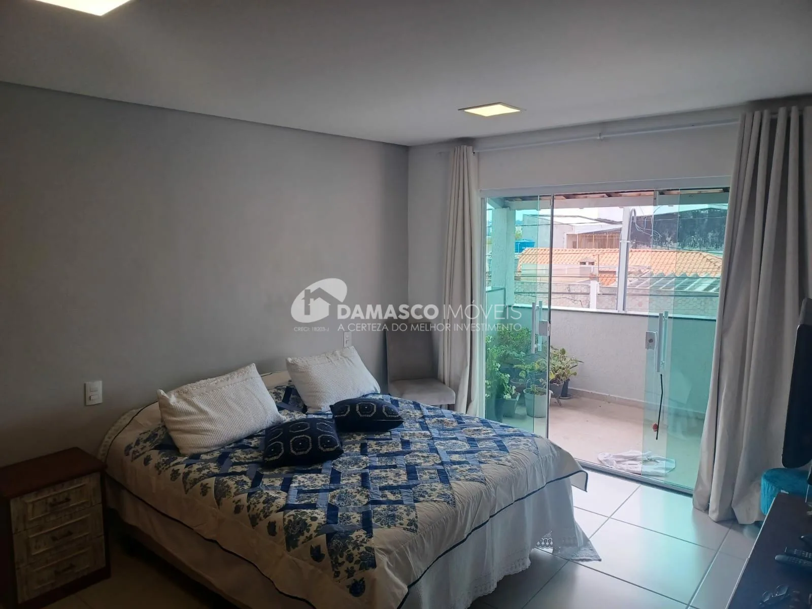 Sobrado à venda 2 Quartos, 1 Vaga, 250M², Cerâmica, São Caetano do Sul - SP