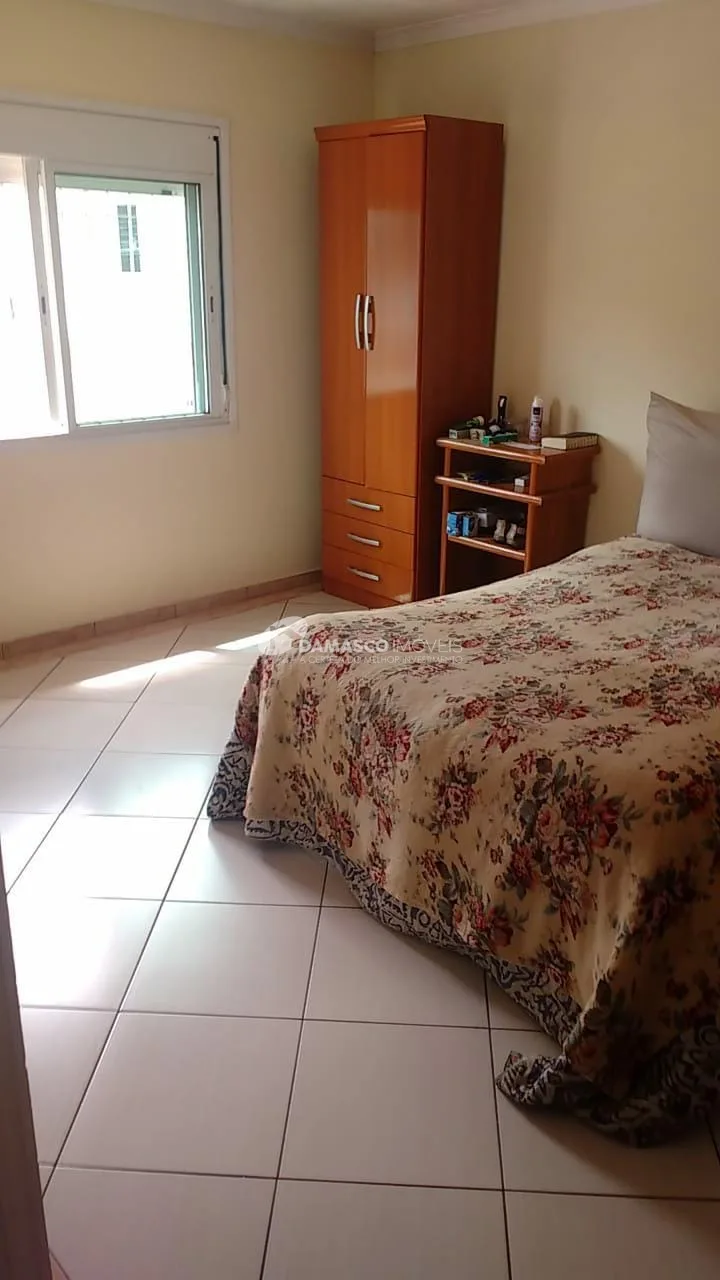 Sobrado à venda 3 Quartos, 3 Suites, 2 Vagas, 325M², Olímpico, São Caetano do Sul - SP