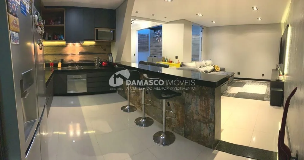 Sobrado à venda 3 Quartos, 1 Suite, 2 Vagas, 120M², Barcelona, São Caetano do Sul - SP