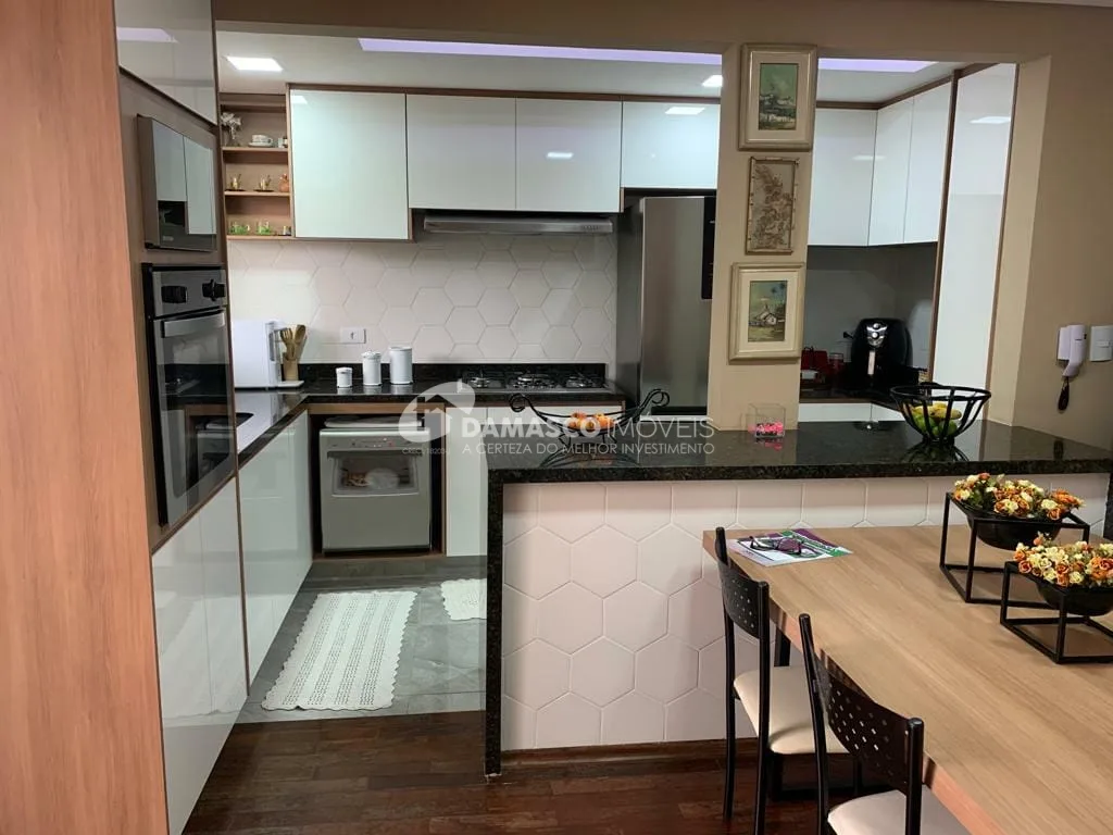 Sobrado à venda 3 Quartos, 1 Suite, 4 Vagas, 220M², Santa Maria, São Caetano do Sul - SP
