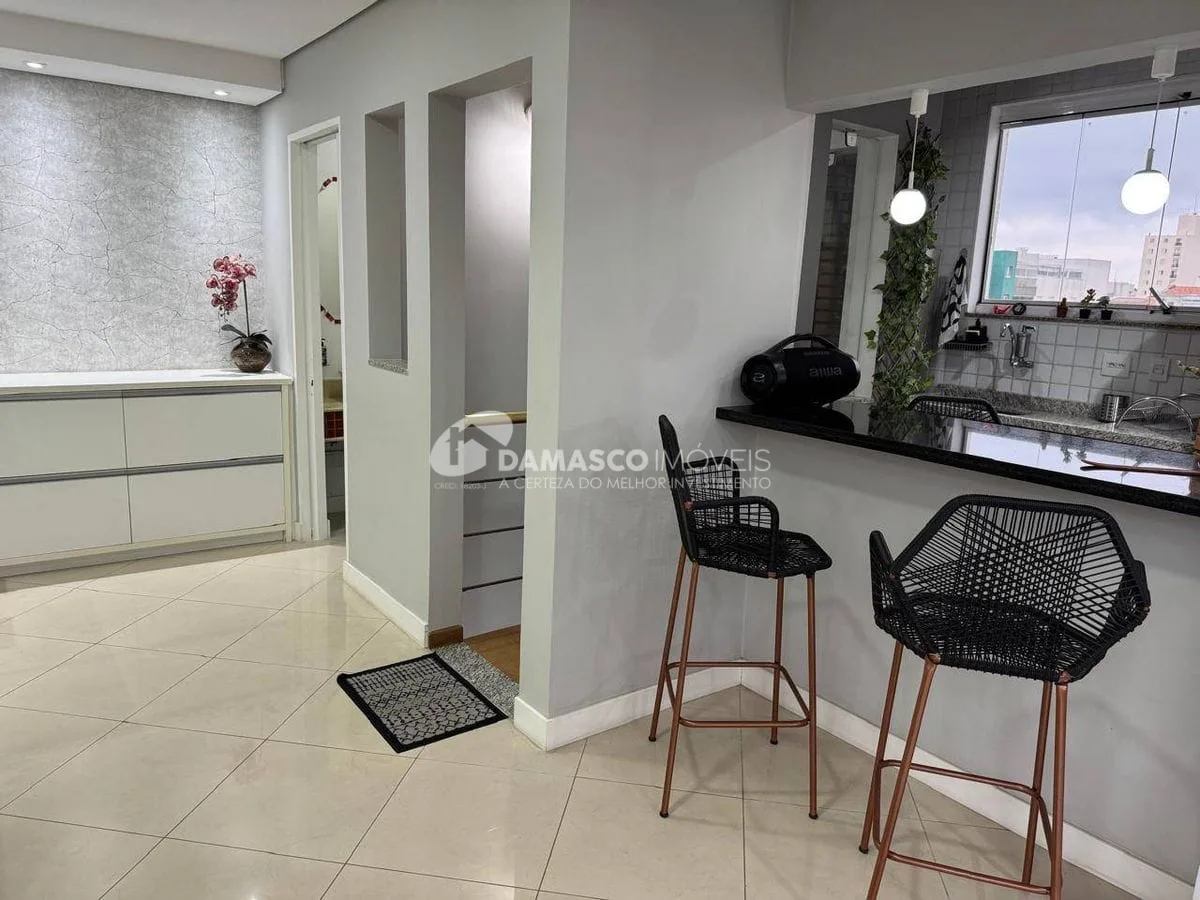 Penthouse, 2 dorm, 1 suíte e sala com sacada