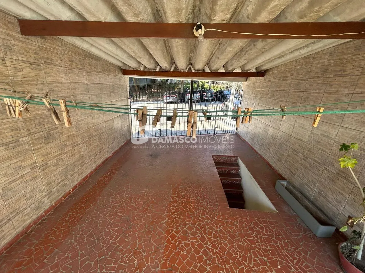Sobrado à  venda com 178m² de área útil, 2 quartos, 3 vagas, próximo do Complexo Poliesportivo Lauro Gomes, no Bairro Olímpico, em São Caetano do Sul, SP