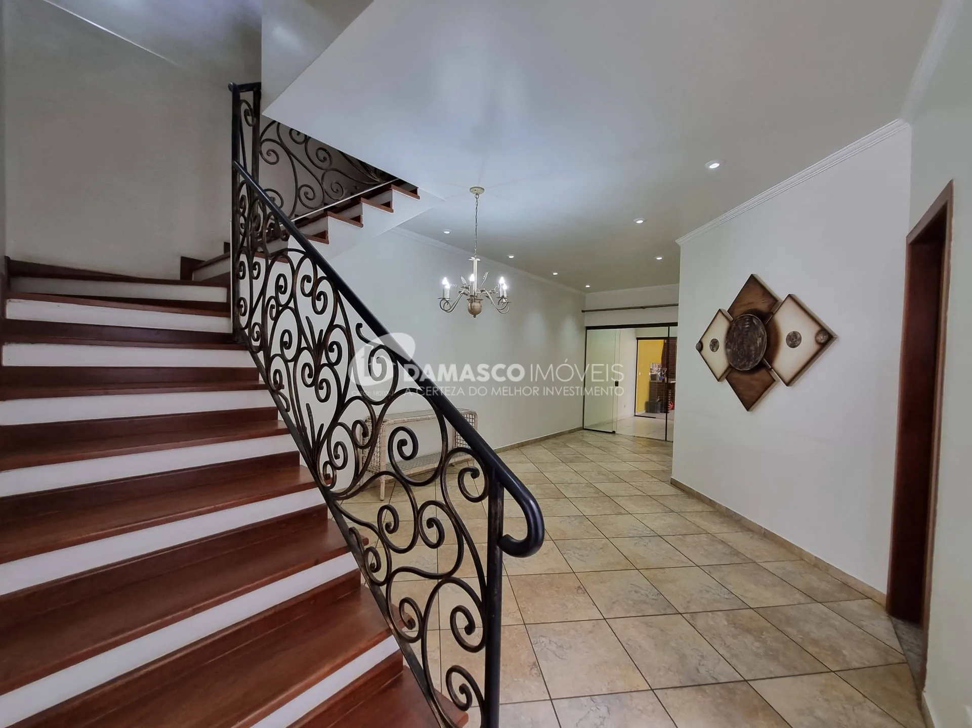 Sobrado à venda 3 Quartos, 3 Suites, 4 Vagas, 221M², Olímpico, São Caetano do Sul - SP