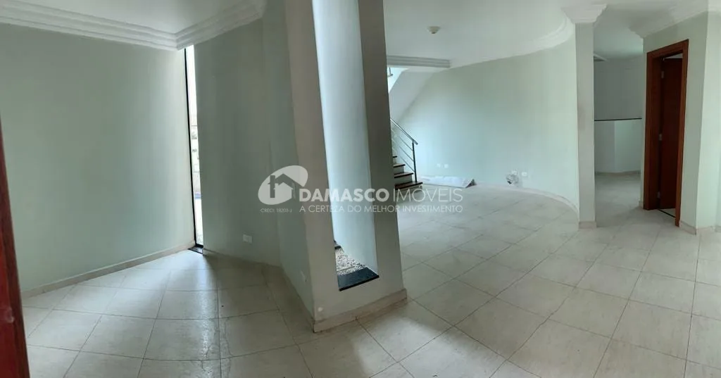 Sobrado à venda 3 Quartos, 1 Suite, 5 Vagas, Jardim São Caetano, São Caetano do Sul - SP