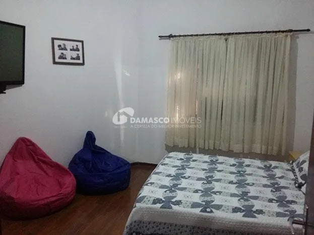 Sobrado à venda 3 Quartos, 1 Suite, 4 Vagas, 201M², Santa Maria, São Caetano do Sul - SP
