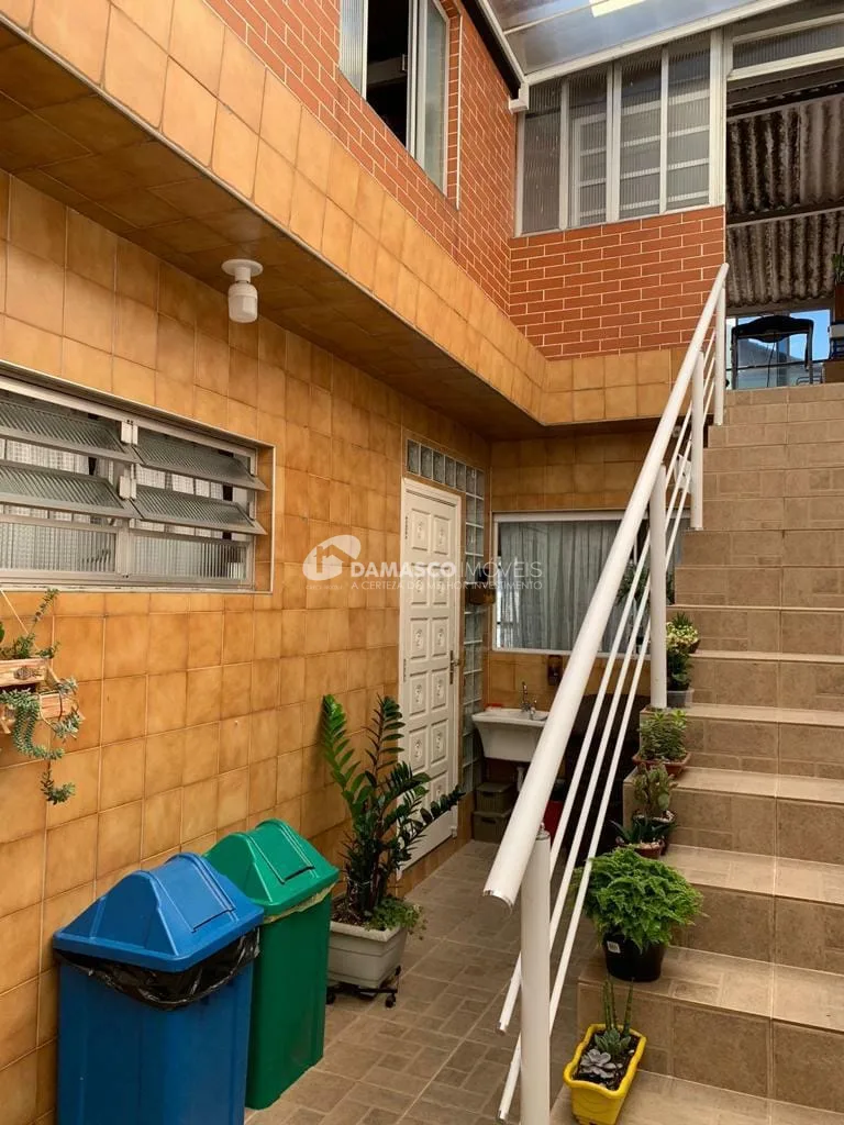 Sobrado à venda 3 Quartos, 1 Suite, 4 Vagas, 383M², Cerâmica, São Caetano do Sul - SP