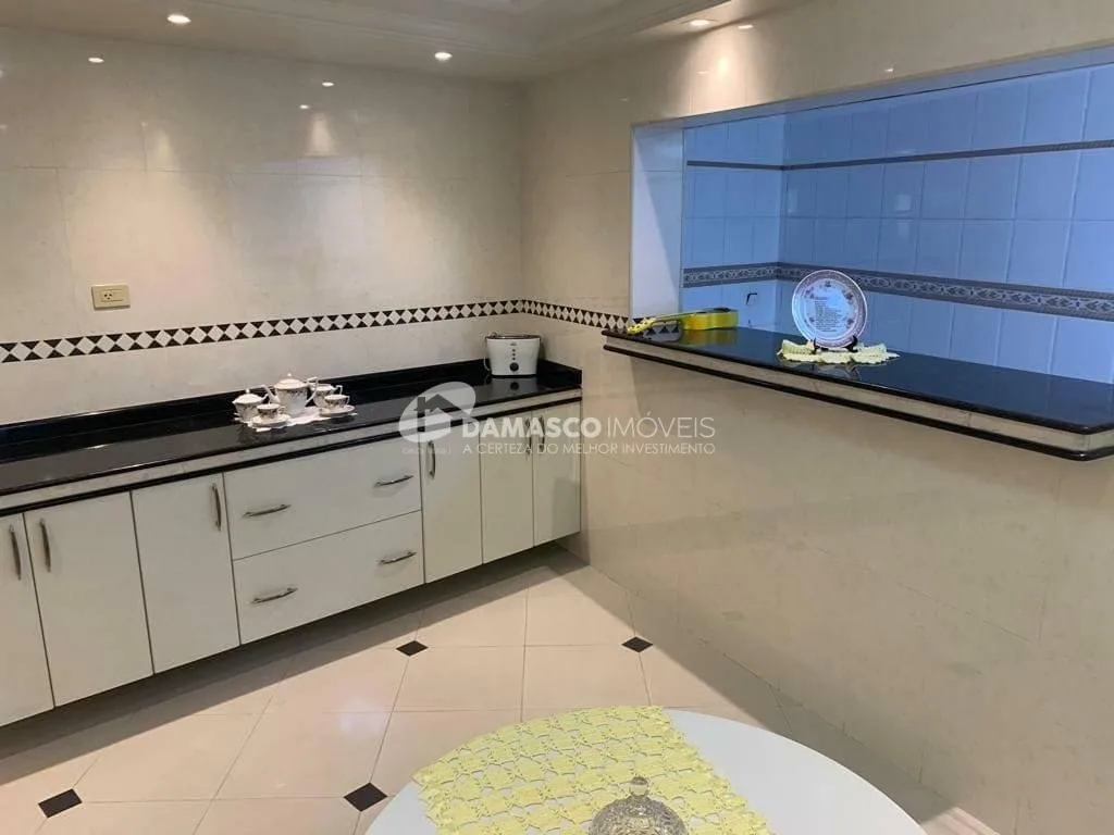 Sobrado à venda 3 Quartos, 1 Suite, 2 Vagas, 250M², Sítio da Figueira, São Paulo - SP