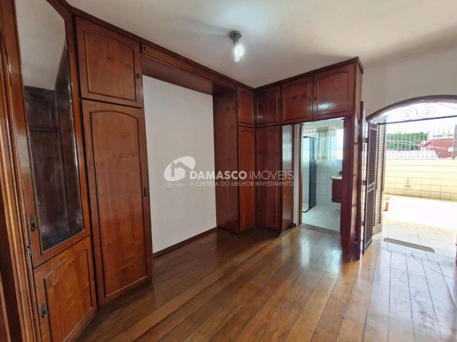 Sobrado à Venda no Barcelona, São Caetano do Sul | 3 Dormitórios | 1 Suíte | 3 Vagas
