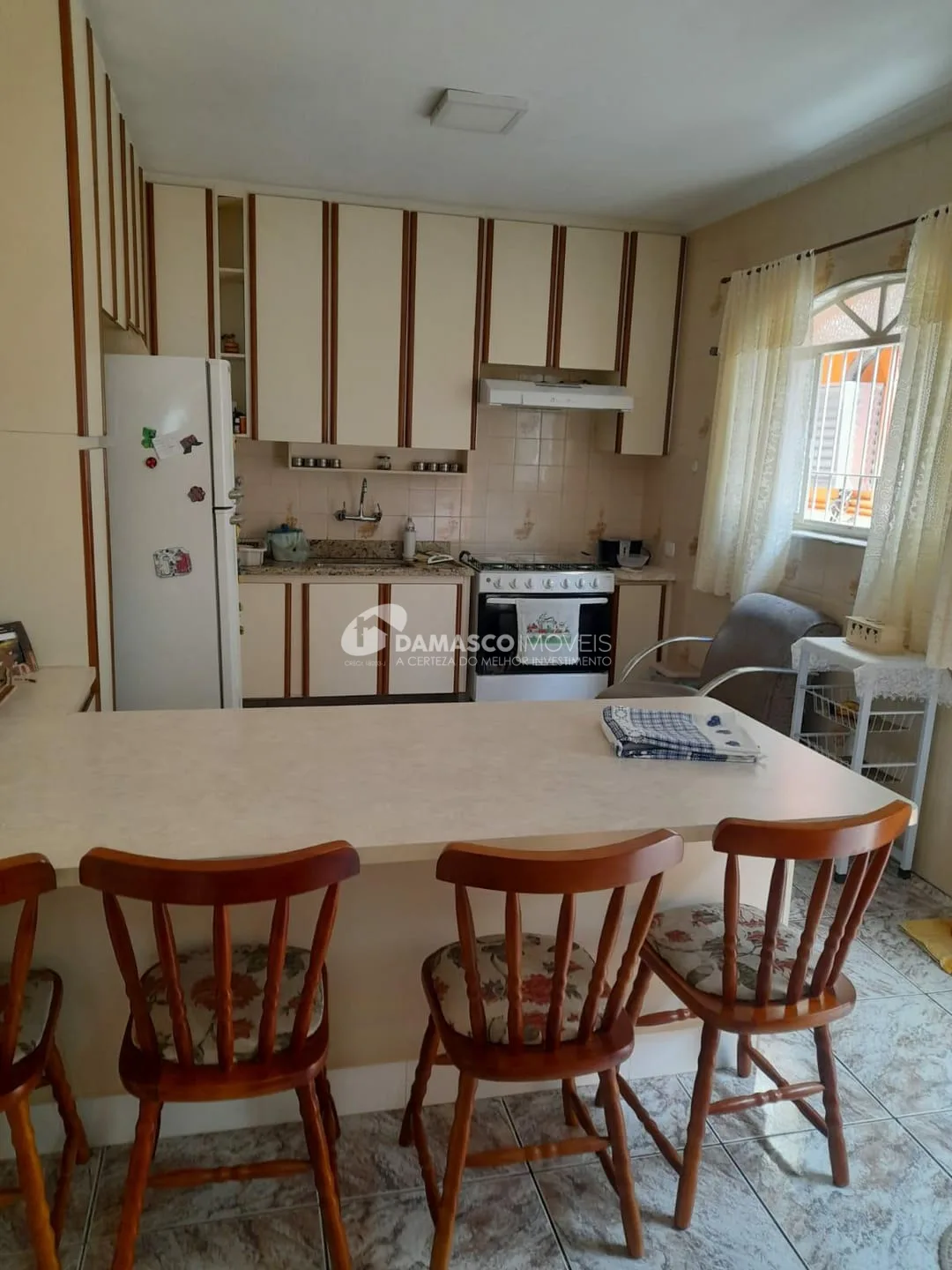 Sobrado à venda 4 Quartos, 2 Suites, 3 Vagas, 210M², Parque Tomas Saraiva, São Paulo - SP