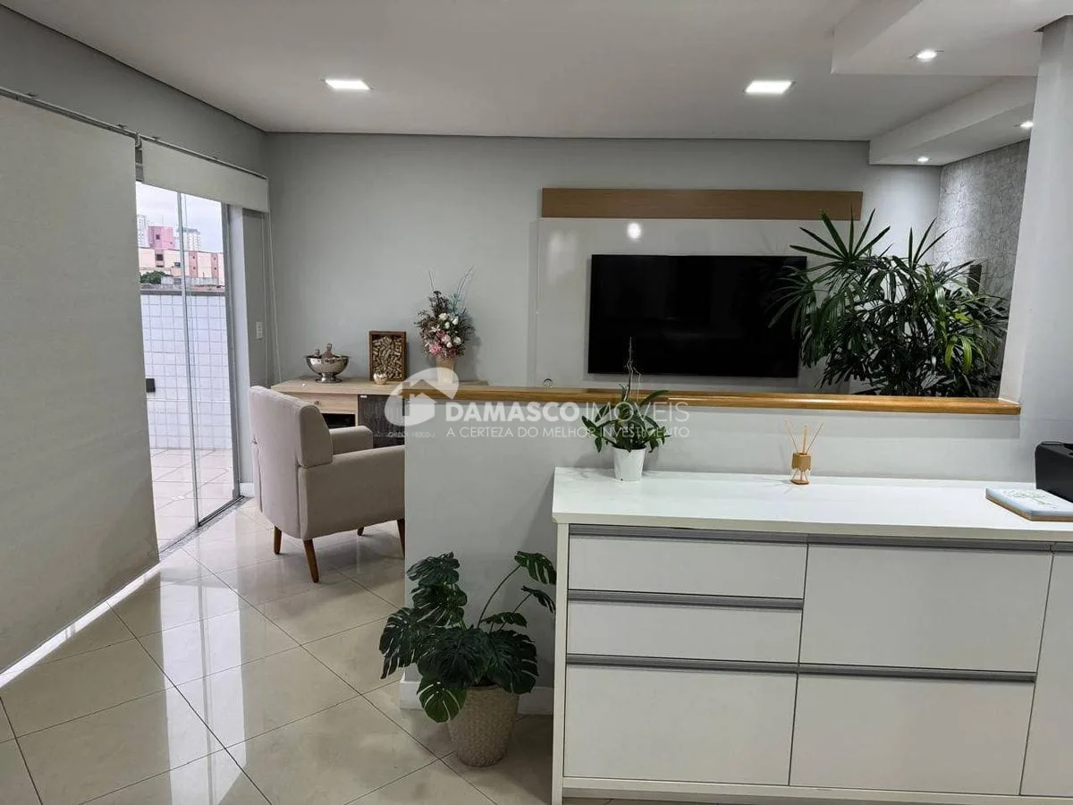 Penthouse, 2 dorm, 1 suíte e sala com sacada
