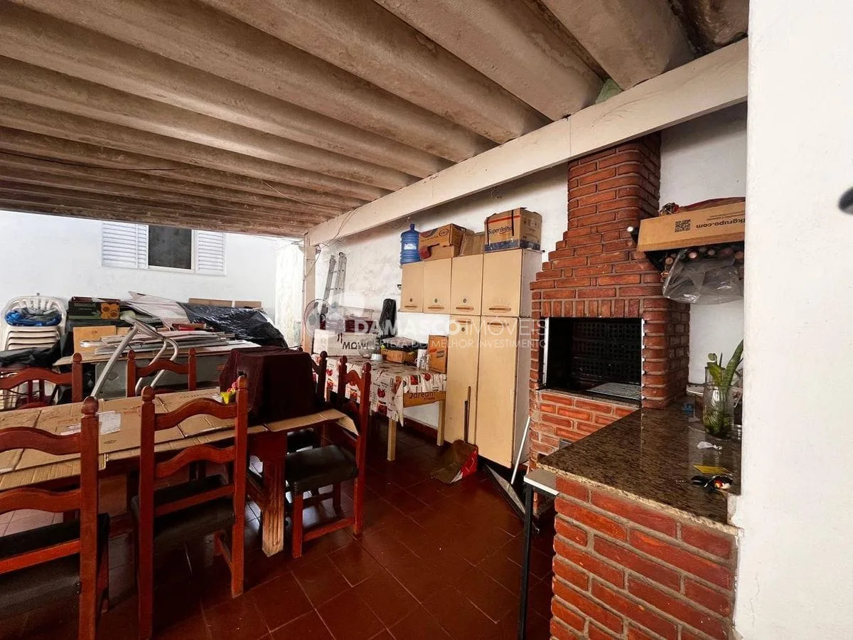 Casa térrea a venda com amplo quintal