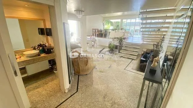 Sobrado à venda 3 Quartos, 3 Suites, 5 Vagas, 380M², Jardim, Santo André - SP