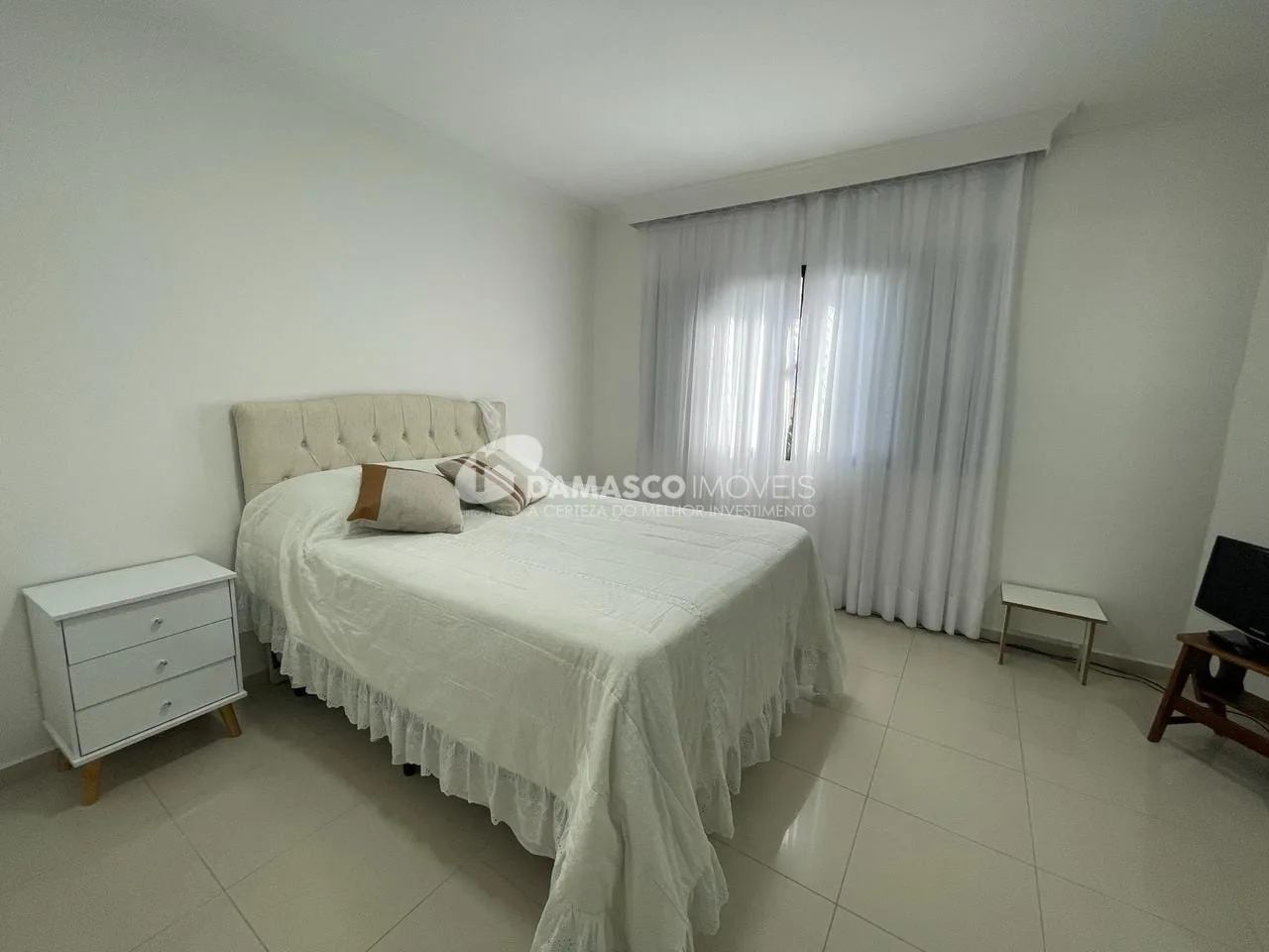 Sobrado de Alto Padrão à Venda no Jardim São Caetano | 6 Dormitórios | Até 10 Vagas