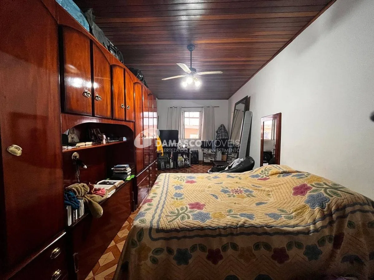 Casa térrea a venda com amplo quintal