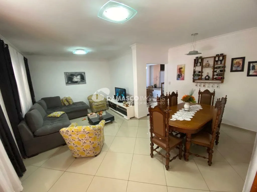 Casa à venda 2 Quartos, 1 Suite, 2 Vagas, 178M², Campestre, Santo André - SP