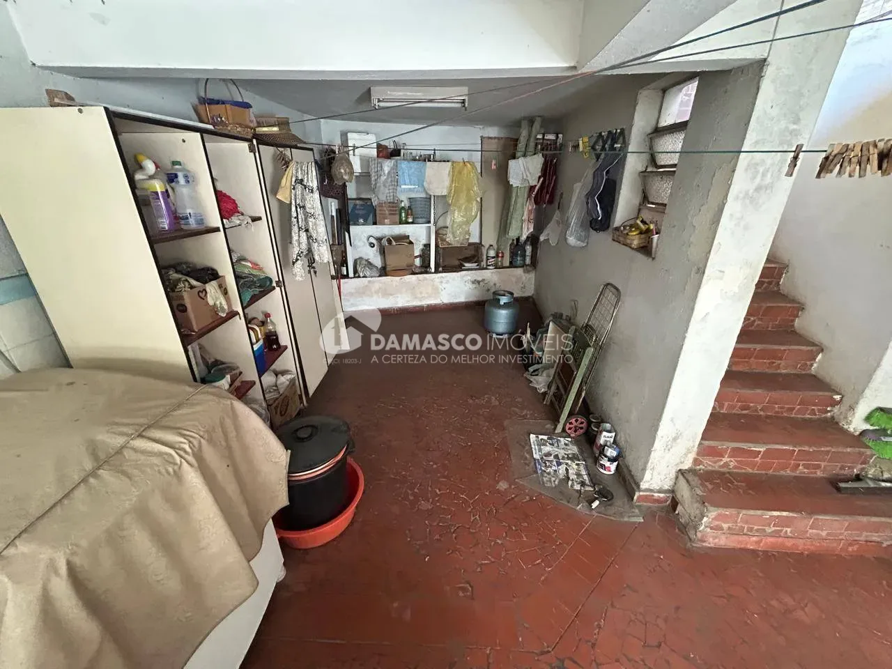 Sobrado à  venda com 178m² de área útil, 2 quartos, 3 vagas, próximo do Complexo Poliesportivo Lauro Gomes, no Bairro Olímpico, em São Caetano do Sul, SP