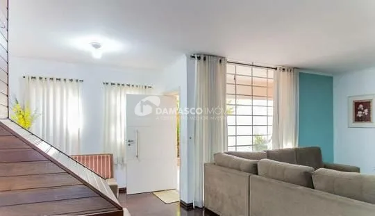 Sobrado à venda 4 Quartos, 4 Suites, 8 Vagas, Jardim, Santo André - SP