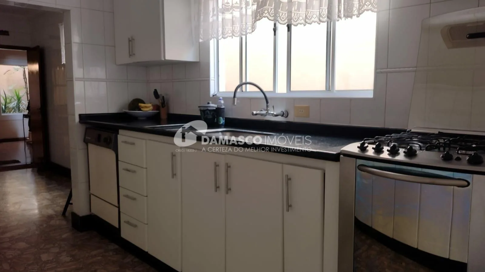 Sobrado à venda 3 Quartos, 3 Suites, 3 Vagas, 240M², Barcelona, São Caetano do Sul - SP