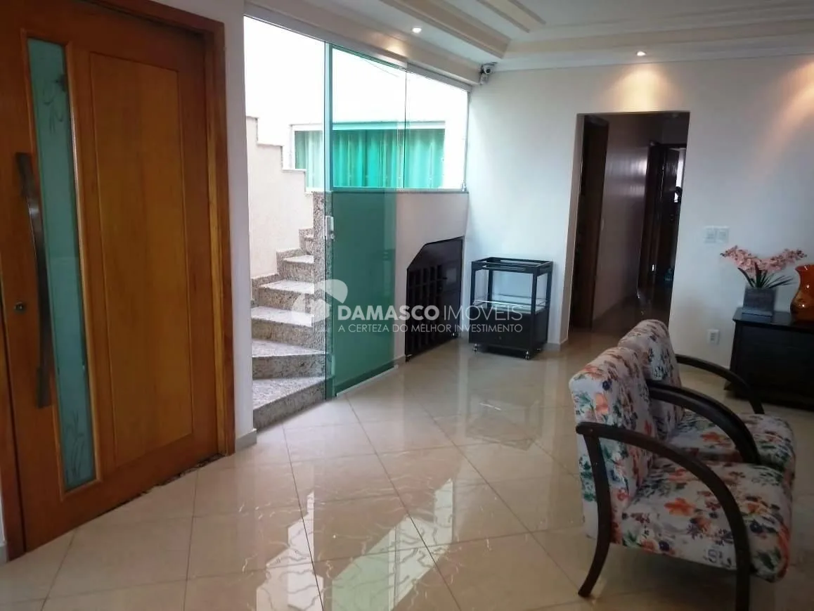 Sobrado à venda 3 Quartos, 1 Suite, 16 Vagas, 572M², Nova Gerty, São Caetano do Sul - SP