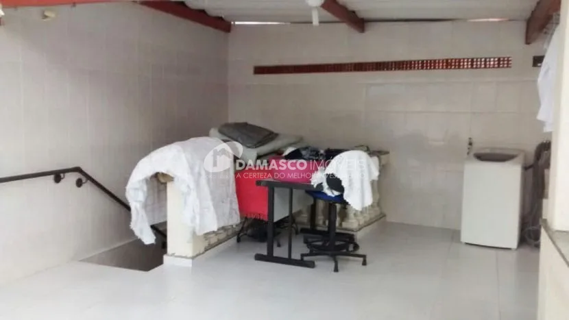 Sobrado à venda 3 Quartos, 1 Suite, 10 Vagas, 270M², Vila Palmares, Santo André - SP