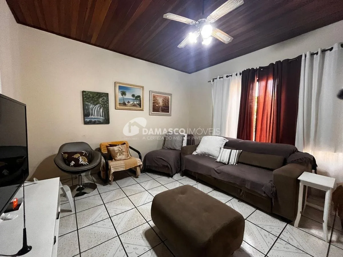 Casa térrea a venda com amplo quintal