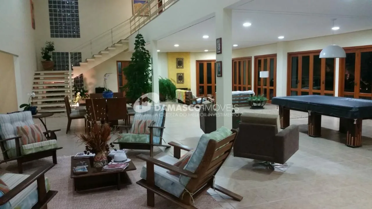 Sobrado à venda 5 Quartos, 5 Suites, 12 Vagas, 750M², Não informado, Piracicaba - SP