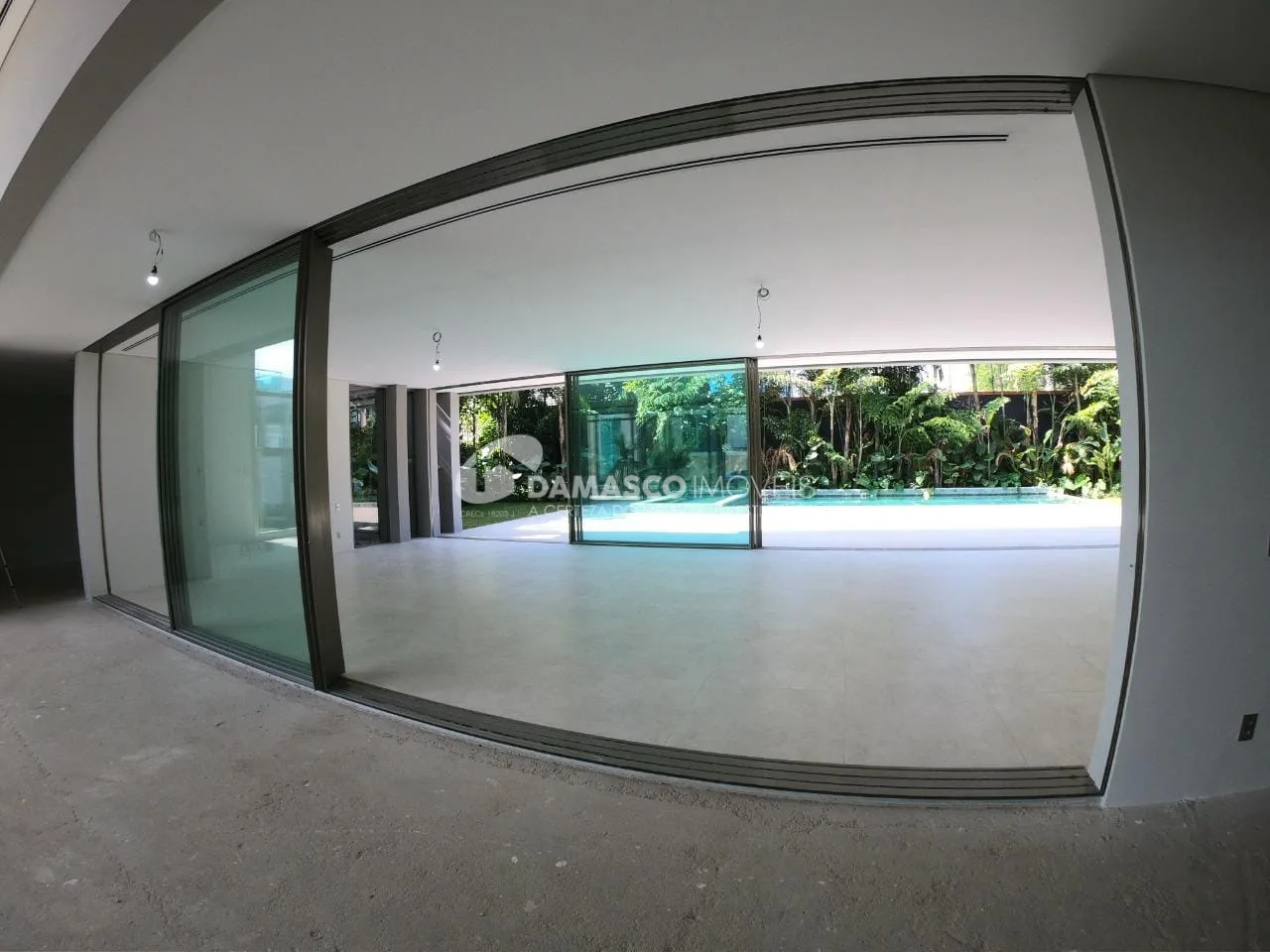 Sobrado à venda 5 Quartos, 5 Suites, 6 Vagas, 950M², Cerâmica, São Caetano do Sul - SP