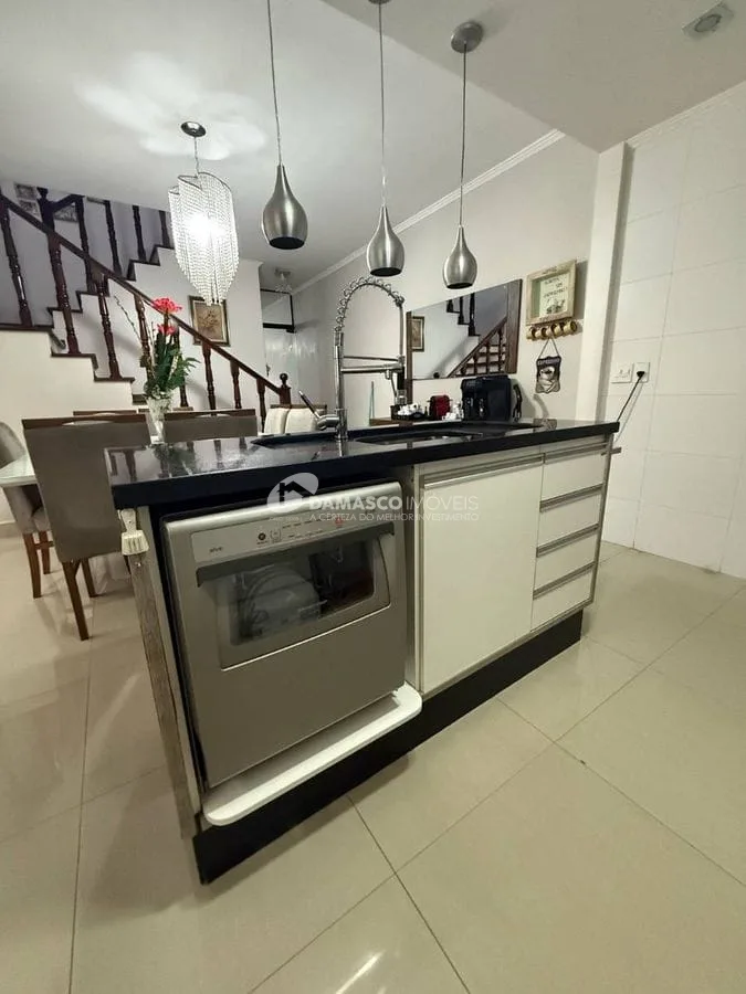 Sobrado à venda 3 Quartos, 1 Suite, 2 Vagas, 204M², Sítio da Figueira, São Paulo - SP