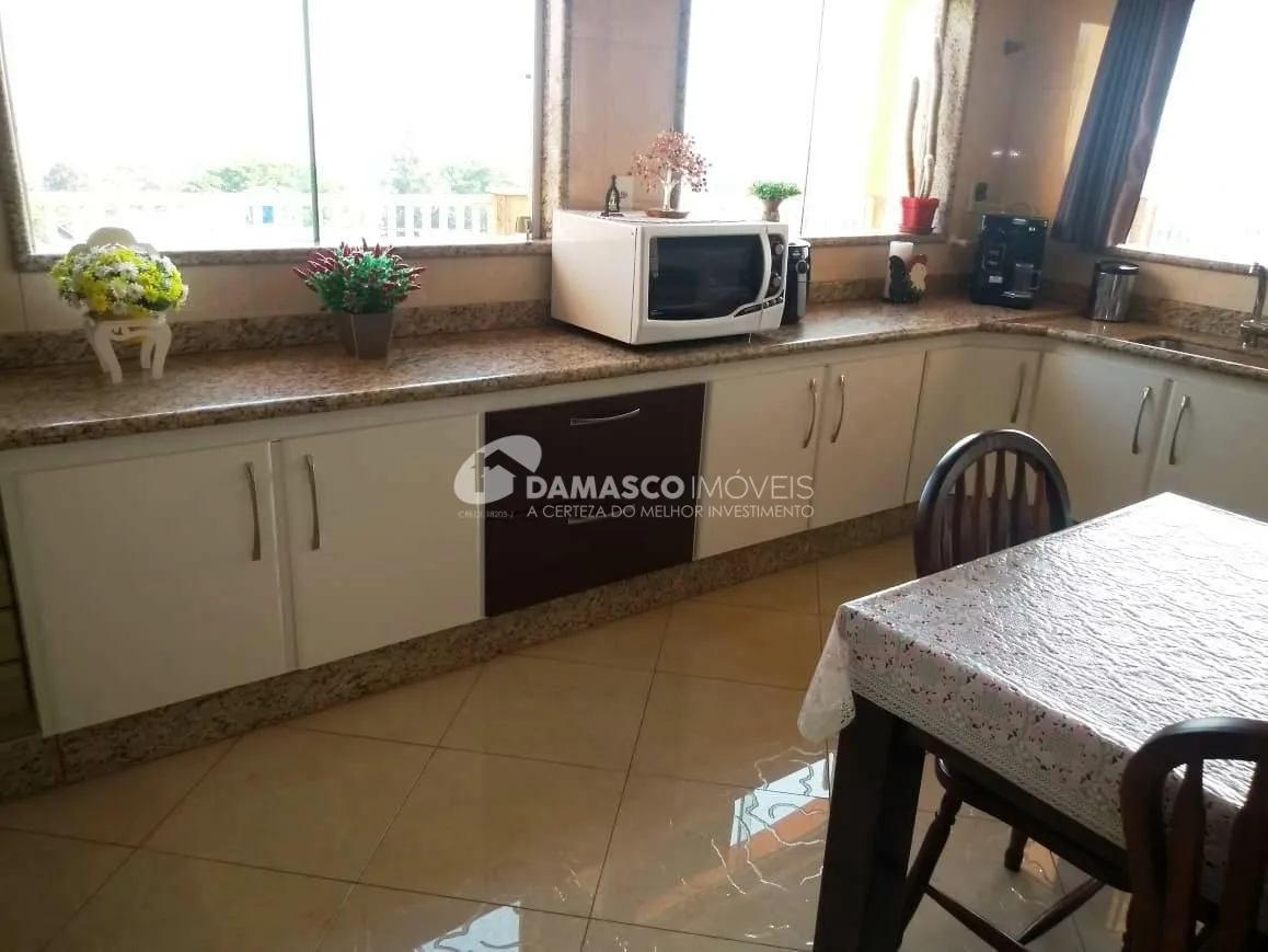 Sobrado à venda 3 Quartos, 1 Suite, 16 Vagas, 572M², Nova Gerty, São Caetano do Sul - SP