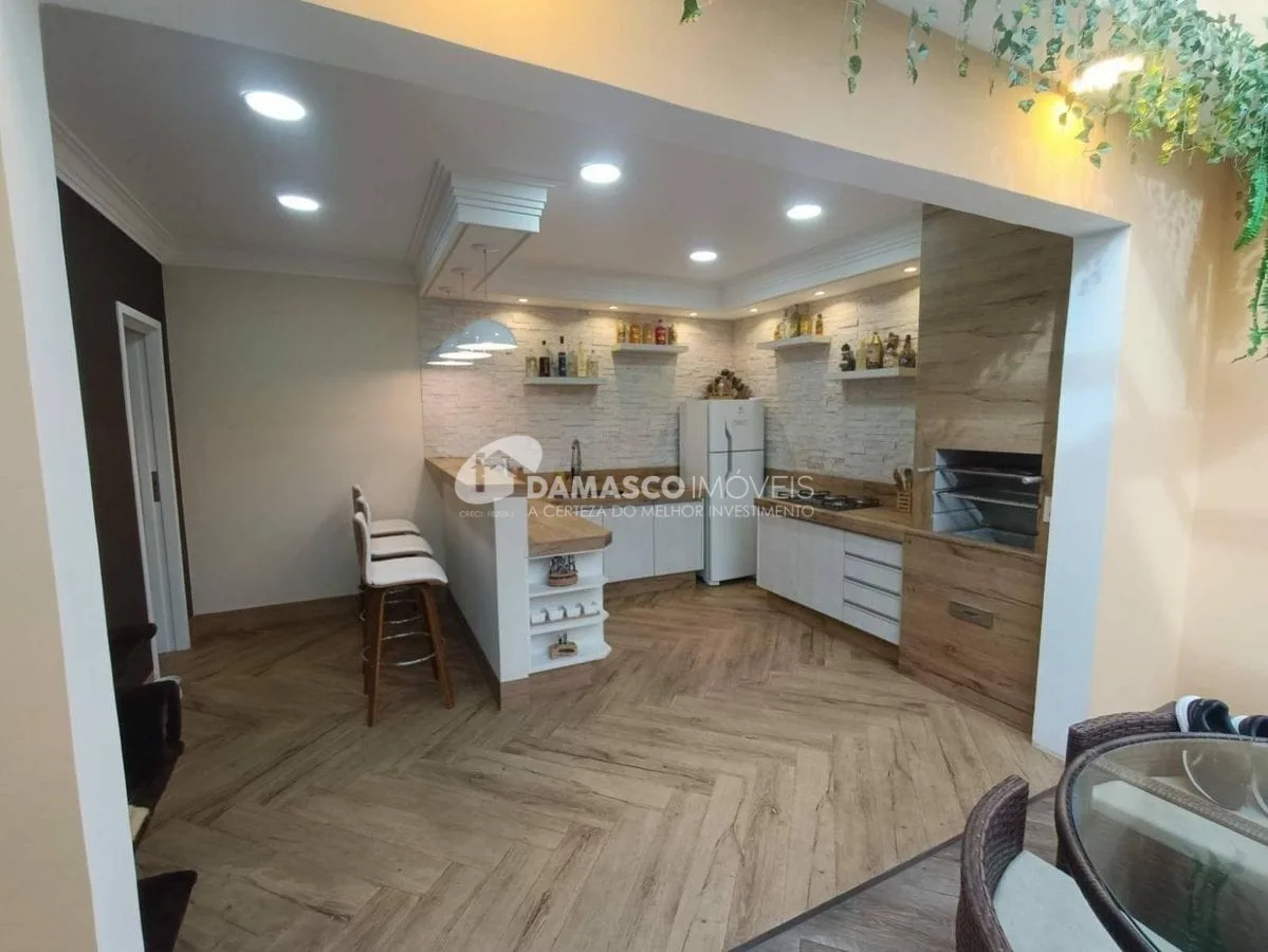 Sobrado à venda 2 Quartos, 2 Suites, 3 Vagas, Fundação, São Caetano do Sul - SP