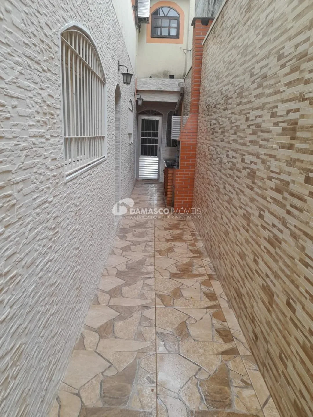 Sobrado à venda 4 Quartos, 2 Suites, 3 Vagas, 210M², Parque Tomas Saraiva, São Paulo - SP