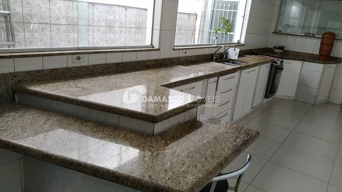 Sobrado à venda 3 Quartos, 1 Suite, 2 Vagas, 240M², Ipiranga, São Paulo - SP