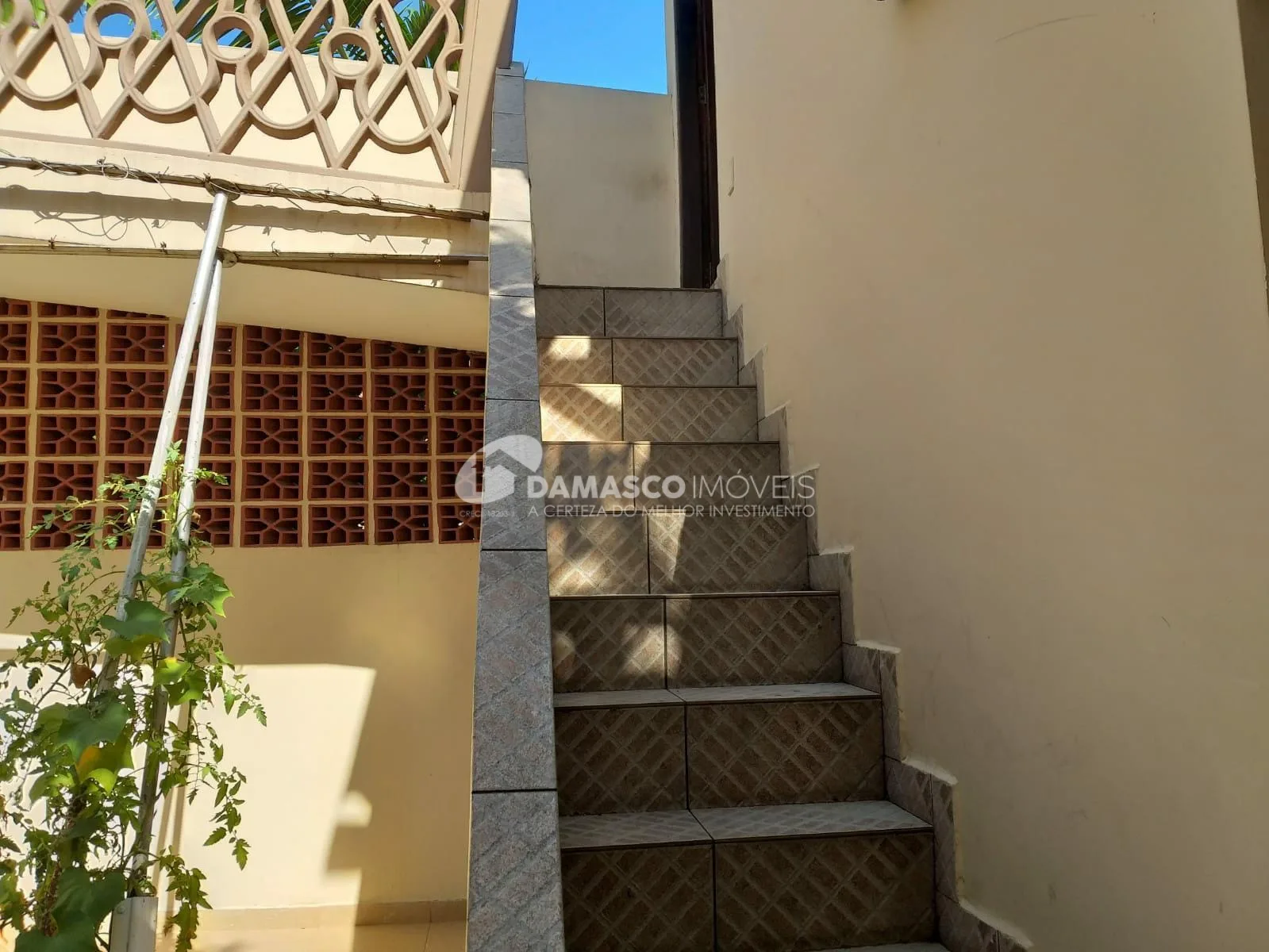 Sobrado à venda 3 Quartos, 2 Suites, 4 Vagas, 330M², Santa Maria, Santo André - SP