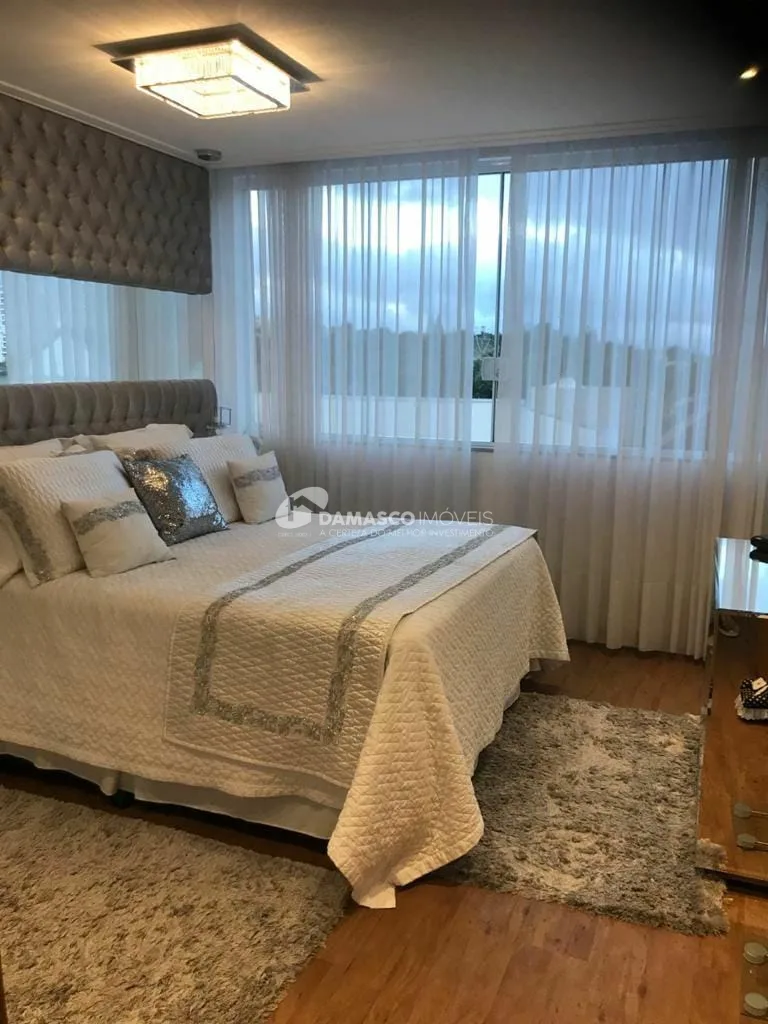 Sobrado à venda 4 Quartos, 3 Suites, 5 Vagas, Jardim São Caetano, São Caetano do Sul - SP