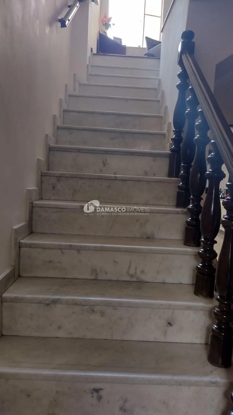 Sobrado à venda 3 Quartos, 3 Suites, 3 Vagas, 240M², Barcelona, São Caetano do Sul - SP