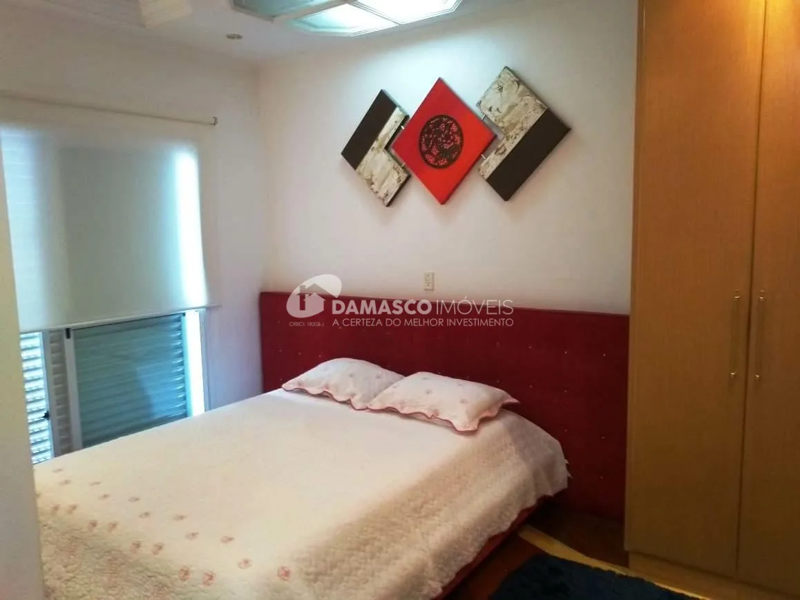 Sobrado à venda 3 Quartos, 1 Suite, 5 Vagas, 240M², Jardim, Santo André - SP