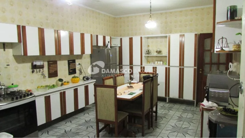Casa à venda 2 Quartos, 4 Vagas, 228M², Vila Aquilino, Santo André - SP