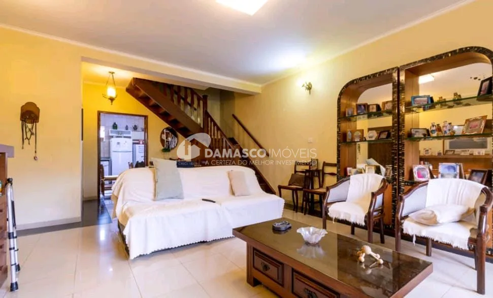 Sobrado à venda 3 Quartos, 1 Suite, 3 Vagas, 450M², Santa Paula, São Caetano do Sul - SP