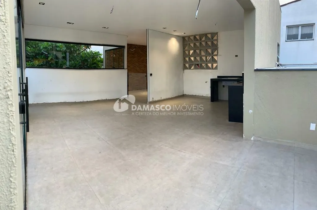 Sobrado à venda 3 Quartos, 1 Suite, 2 Vagas, 120M², Barcelona, São Caetano do Sul - SP