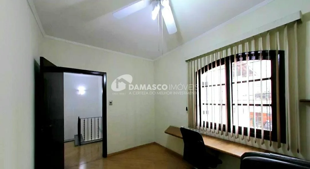 Sobrado à venda 2 Quartos, 1 Suite, 2 Vagas, 238M², Barcelona, São Caetano do Sul - SP