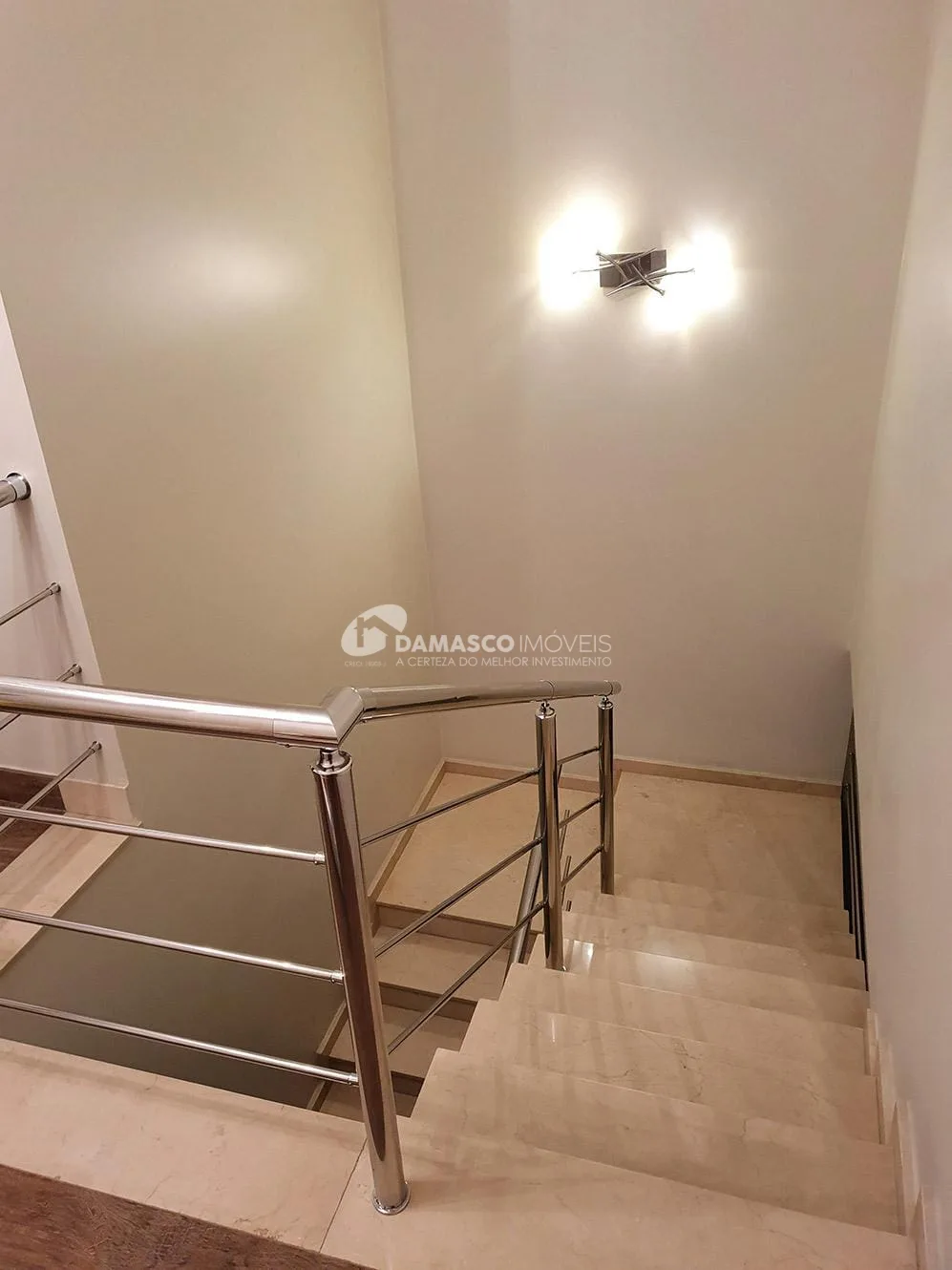 Sobrado à venda  4 Quartos, 4 Suítes, 3 Vagas, Vila Lúcia, São Paulo - SP