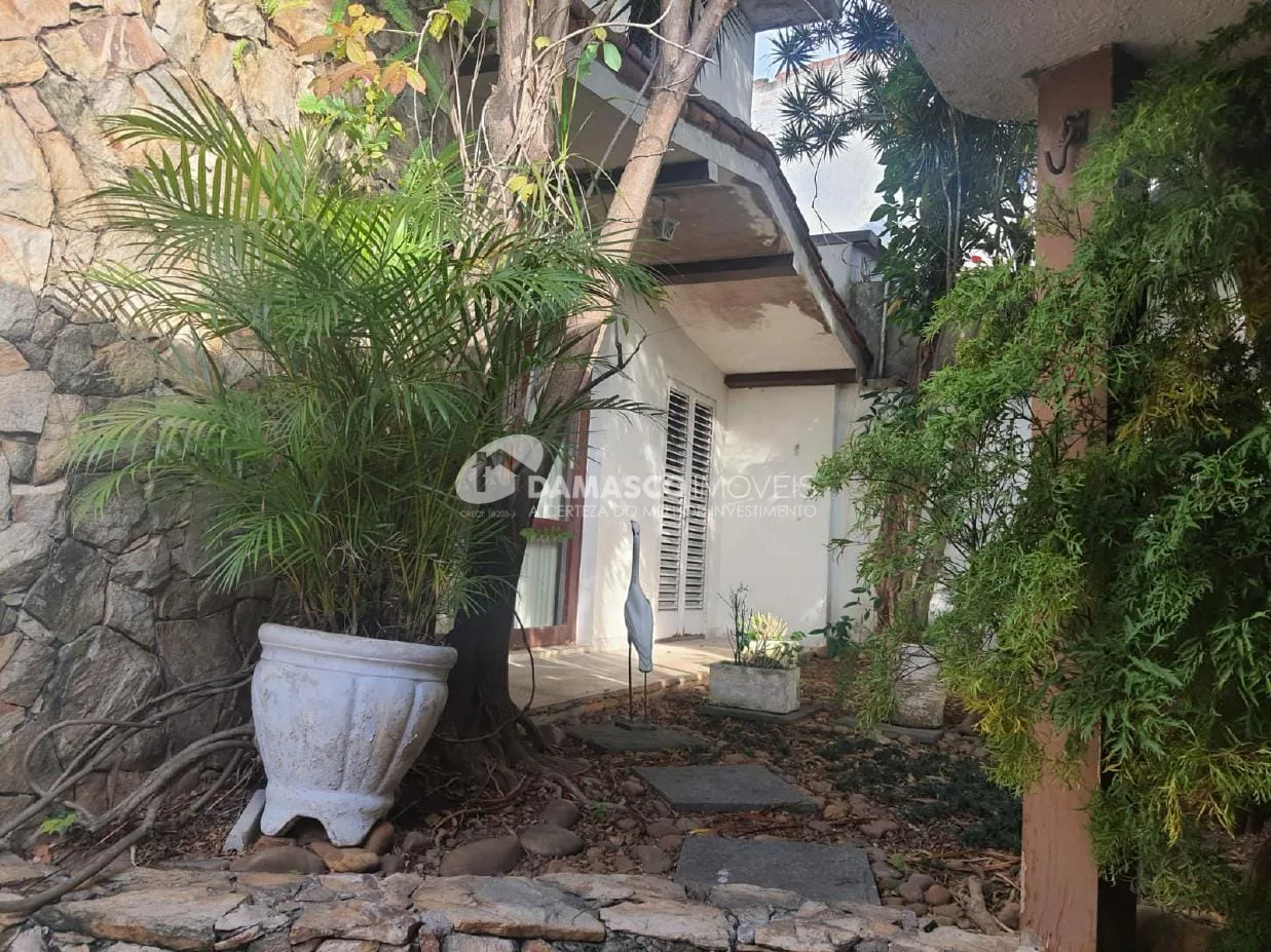 Sobrado à venda 3 Quartos, 1 Suite, 12 Vagas, 300M², Cerâmica, São Caetano do Sul - SP