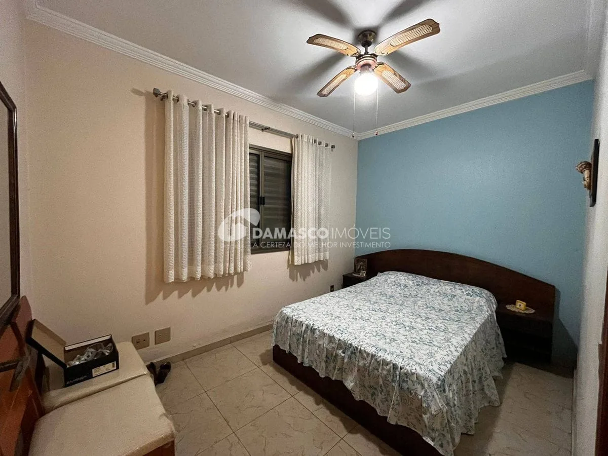 Casa térrea com 4 dorm, 2 suítes, 5 vagas no bairro Olímpico