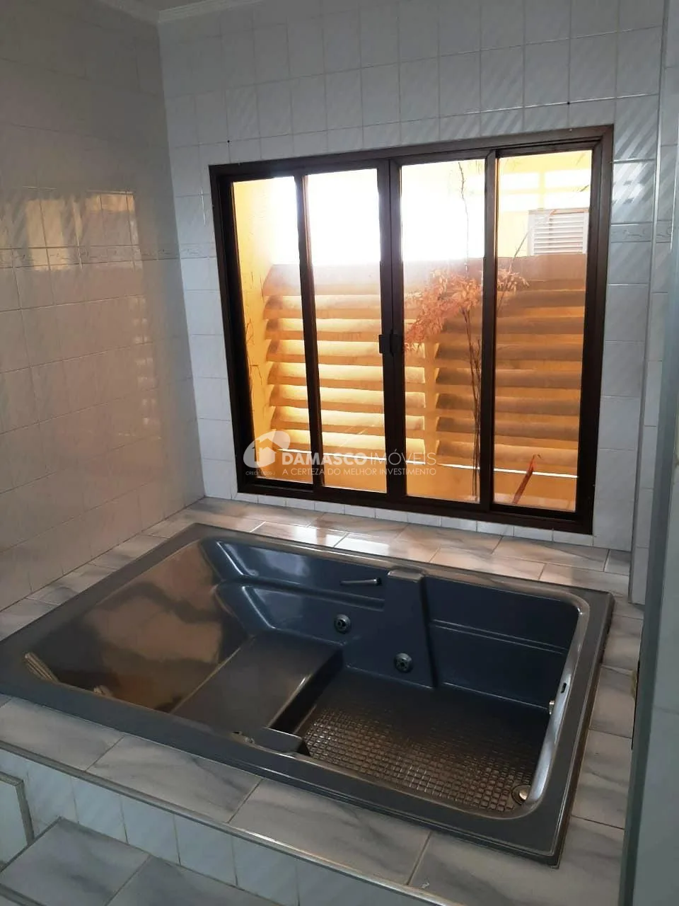 Sobrado à venda 4 Quartos, 2 Suites, 6 Vagas, 462M², Santa Teresinha, Santo André - SP