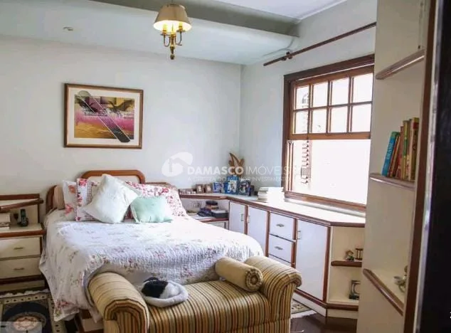 Sobrado à venda 3 Quartos, 3 Suites, 4 Vagas, 245M², Cerâmica, São Caetano do Sul - SP