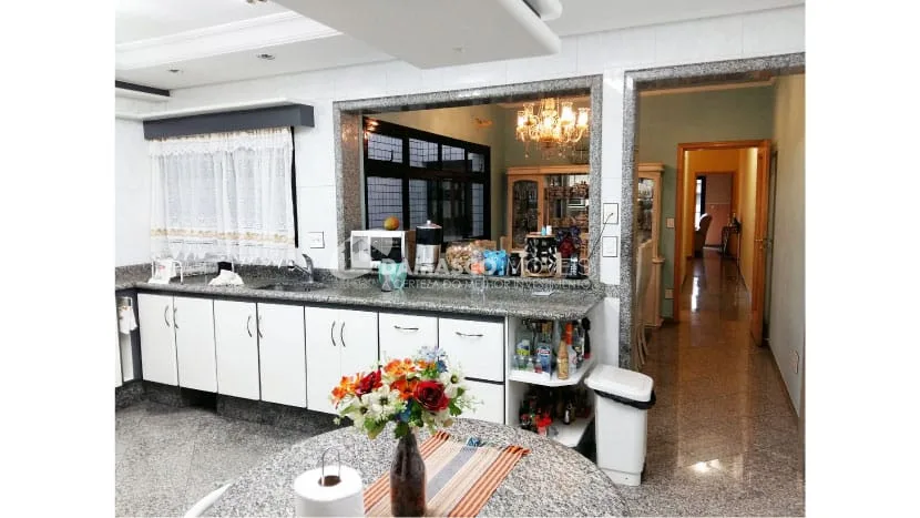 Sobrado à venda 3 Quartos, 3 Suites, 6 Vagas, 600M², Cerâmica, São Caetano do Sul - SP