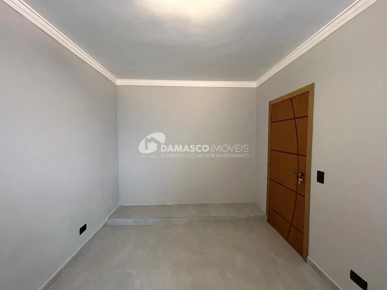 Casa Térrea Reformada à Venda na Nova Gerty, São Caetano do Sul | 2 Dormitórios | 2 Vagas