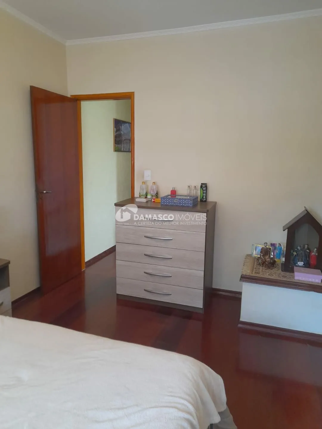 Sobrado à venda 4 Quartos, 2 Suites, 3 Vagas, 210M², Parque Tomas Saraiva, São Paulo - SP