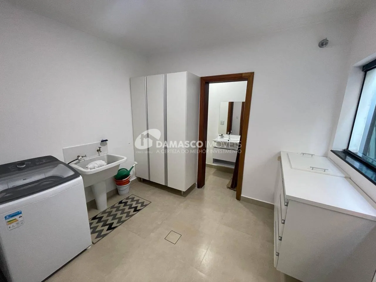 Sobrado de Alto Padrão à Venda no Jardim São Caetano | 6 Dormitórios | Até 10 Vagas